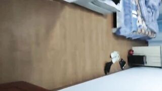 【变态女婿】媳妇打电话一直问在哪殊不知正在操她妈