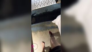 抖音网红叶娇娇户外露出无耻骚黑丝勾引路人做爱请随意内射根本行走的飞机杯