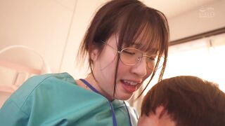 EBWH-331 [中文字幕] 医者失格 请住手 嘴上说着拒绝，乳头却诚实地持续勃起 - 白羽舞菜