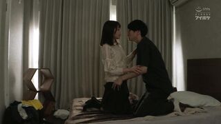 IPZZ-021 [中文字幕] 我成為AV女優的理由（隱情） 被偷偷喜歡著的朋友男友開撩說我很像喜歡的AV女優，3天像AV一樣不尋常的PLAY抽插搞翻天 二叶惠麻
