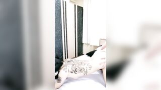 【今日推荐】满背纹身双马尾萌妹，清纯又酷酷，反差感极强，舔弄吸吮大屌，看着背上纹身扶着屁股后入